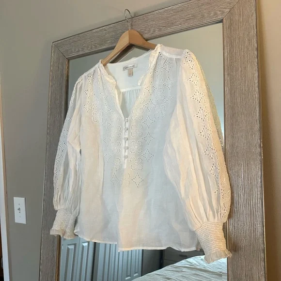 Banana Republic 100% Ramie White Long Sleeve Eyelet Peasant Blouse Size Small P - Picture 1 of 4